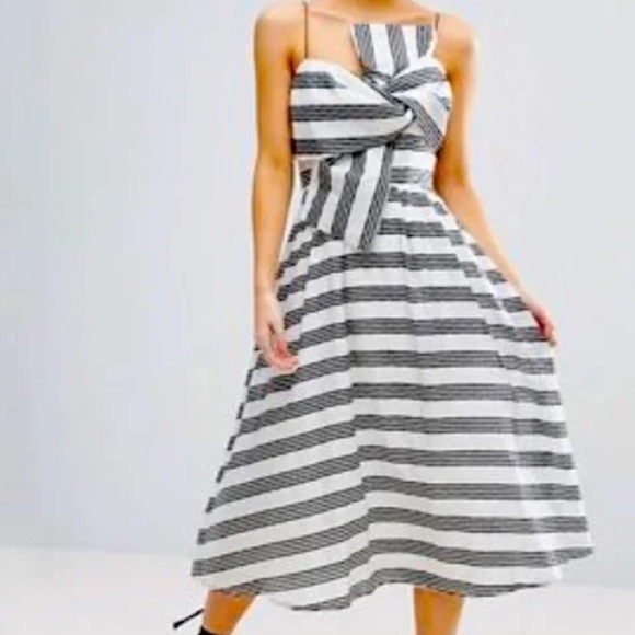 NWT ASOS,Bow-Front,B&WStriped,Twirl-able Dress,Excellent Condition, Size 8P - Picture 5 of 16